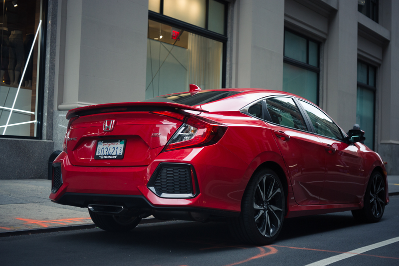Illustration for article titled The 2017 Honda Civic Si Is A Love Letter To The Manual Transmission